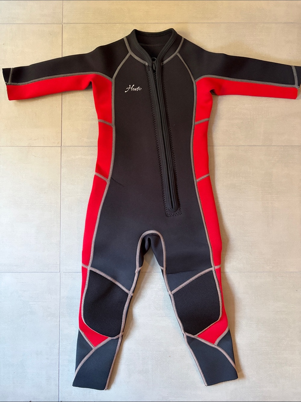 Hevto Kids Wetsuit 3/2mm Neoprene Full Suit Front Zip for Boys Girls, size 5